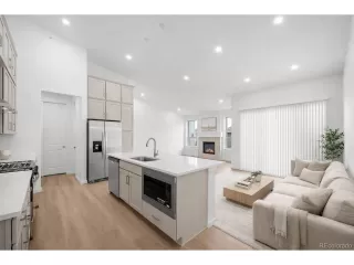 Photo #2: 2500369 Listing 