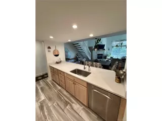 Photo #5: 2505991 Listing