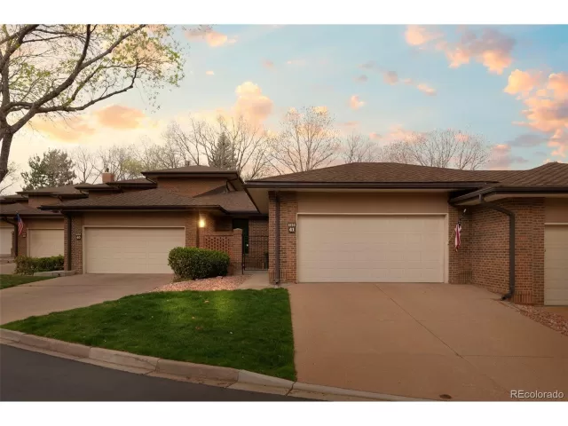 MLS: 2508908 Condo For Sale