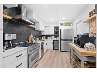 Photo #5: 2508908 Listing