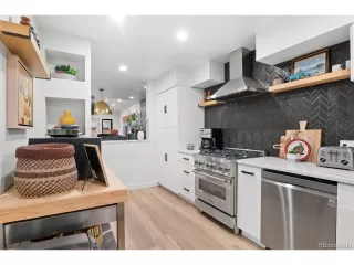 Photo #6: 2508908 Listing