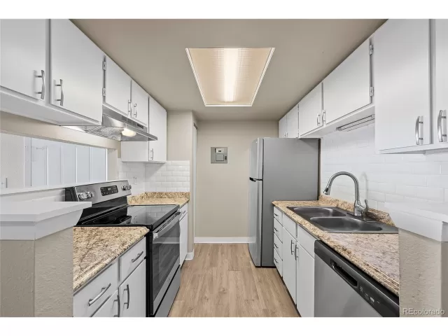 MLS: 2516672 Condo For Sale