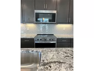 Photo #6: 2524411 Listing