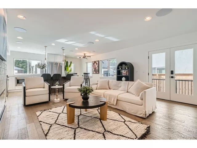 MLS: 2525793 Condo For Sale