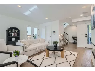 Photo #6: 2525793 Listing