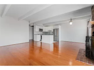 Photo #2: 2526032 Listing