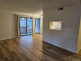 Photo #3: 2527159 Listing