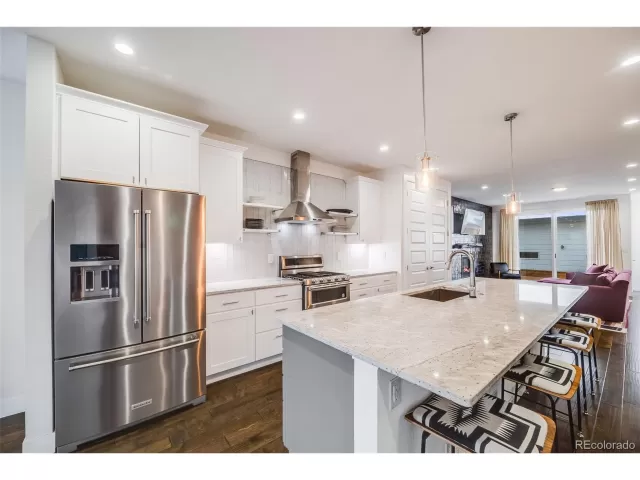 MLS: 2533115 Condo For Sale