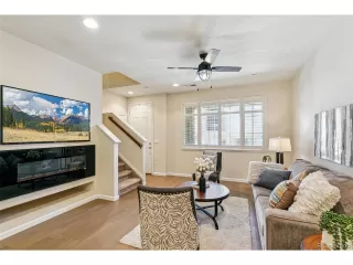 Photo #5: 2540685 Listing