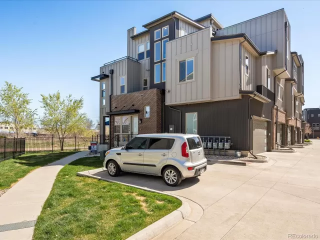 MLS: 2542208 Condo For Sale