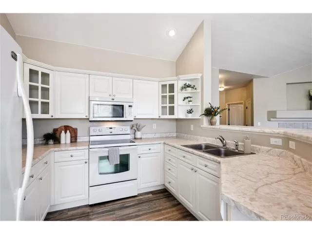 MLS: 2544953 Condo For Sale