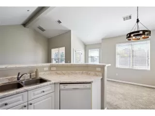 Photo #5: 2544953 Listing