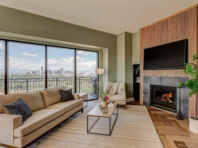 MLS: 2547021 Condo For Sale