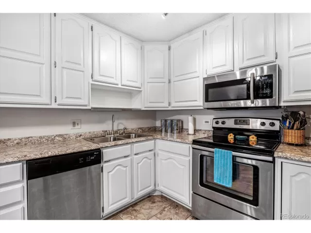 MLS: 2548418 Condo For Sale