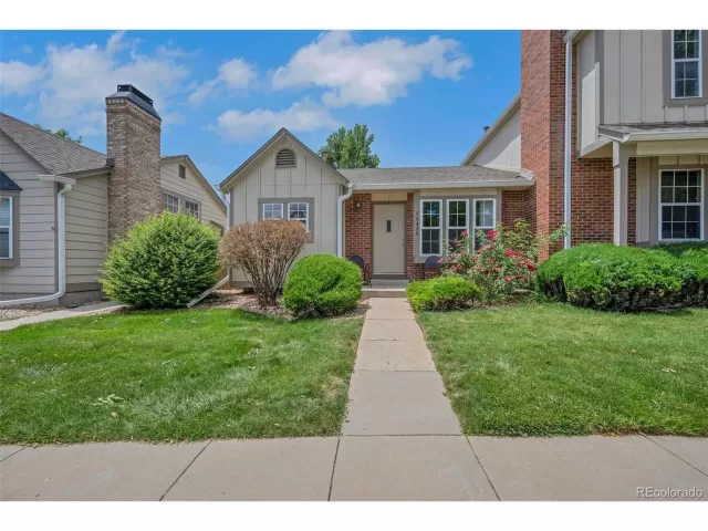 MLS: 2549193 Condo For Sale