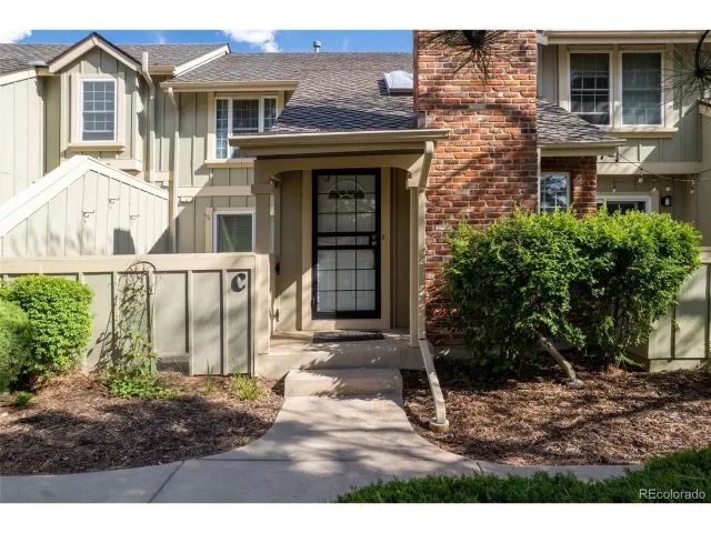 MLS: 2549714 Condo For Sale