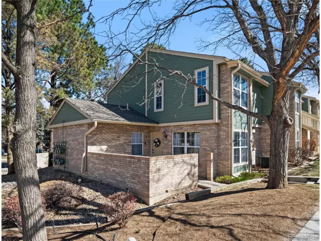 MLS: 2549734 Condo For Sale