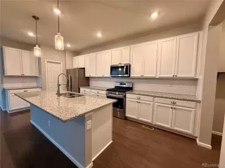 Photo #2: 2550025 Listing