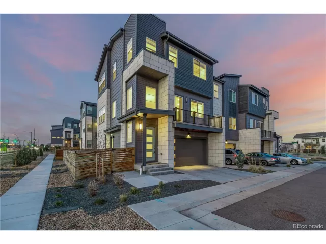 MLS: 2555098 Condo For Sale