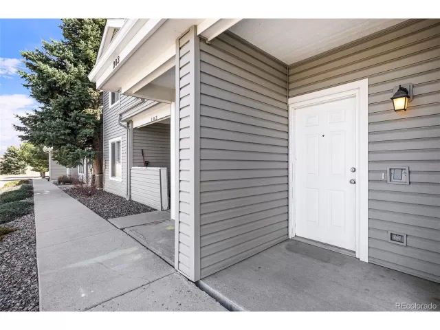 MLS: 2558718 Condo For Sale