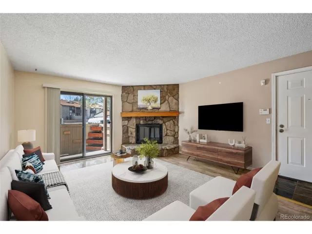 MLS: 2559622 Condo For Sale