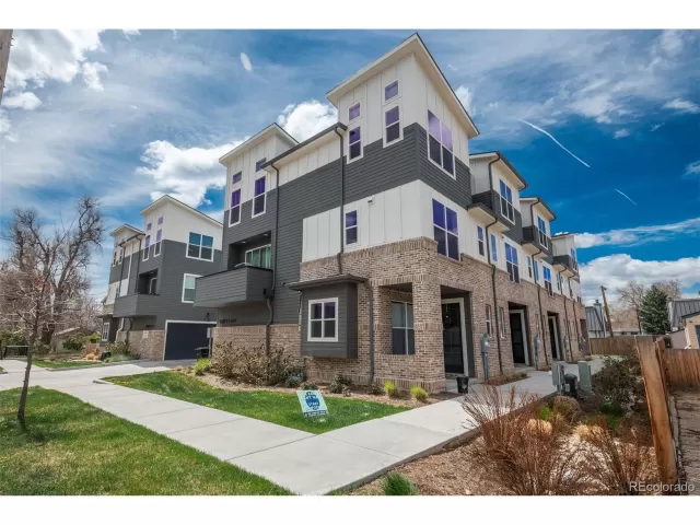 MLS: 2565208 Condo For Sale