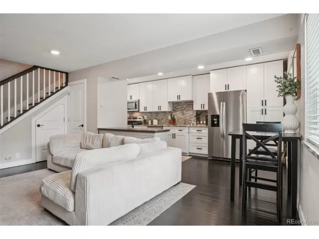 MLS: 2573507 Condo For Sale