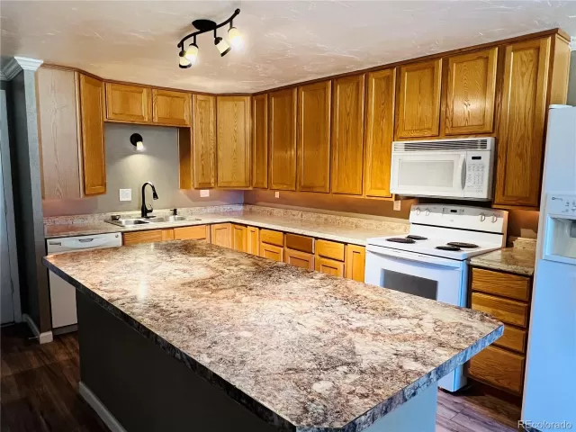 MLS: 2586360 Condo For Sale