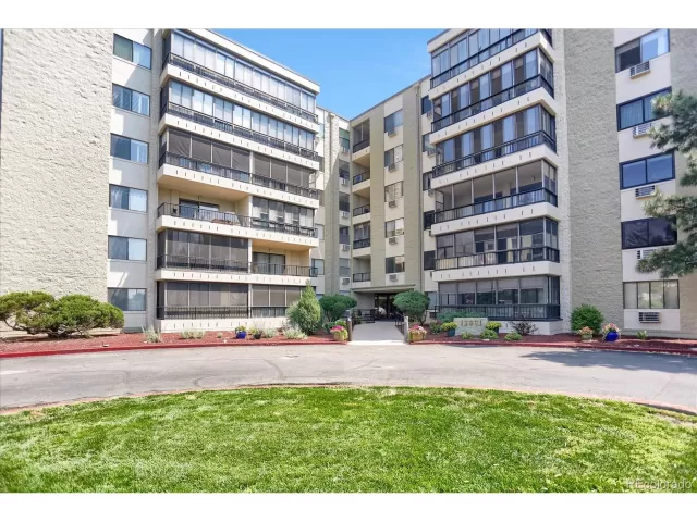 MLS: 2588245 Condo For Sale