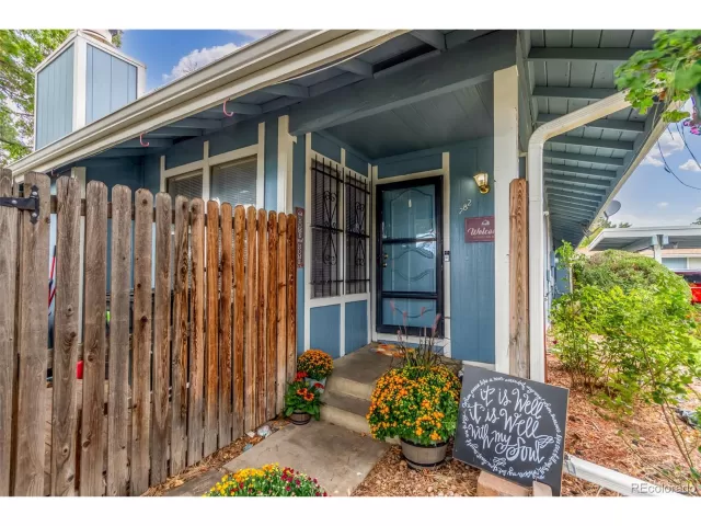 MLS: 2589742 Condo For Sale