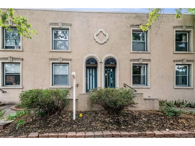MLS: 2590366 Condo For Sale