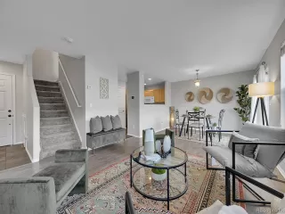 Photo #4: 2590857 Listing