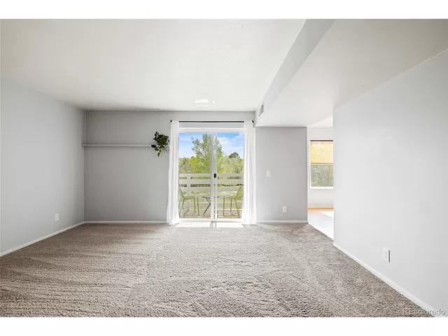 MLS: 2591043 Condo For Sale