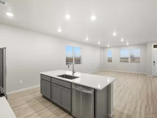 Photo #4: 2592947 Listing