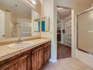 Photo #6: 2593476 Listing