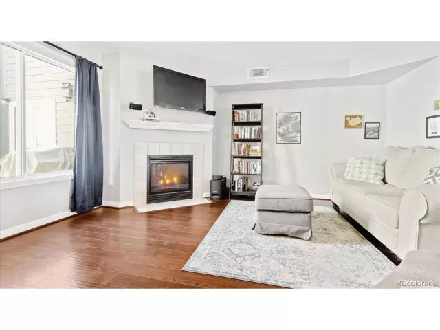 MLS: 2594554 Condo For Sale