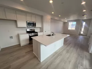Photo #4: 2595548 Listing