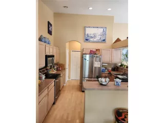 Photo #4: 2637588 Listing