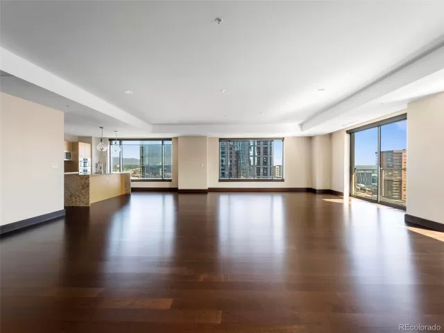 MLS: 2648966 Condo For Sale