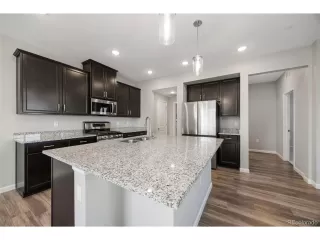 Photo #4: 2656938 Listing