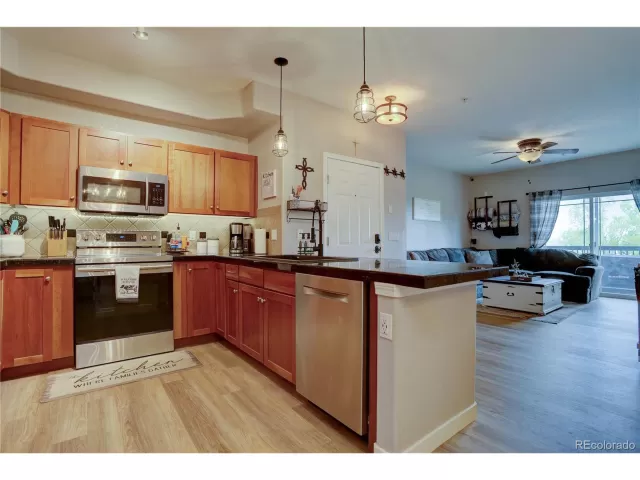 MLS: 2659597 Condo For Sale