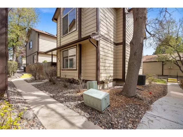 MLS: 2660135 Condo For Sale