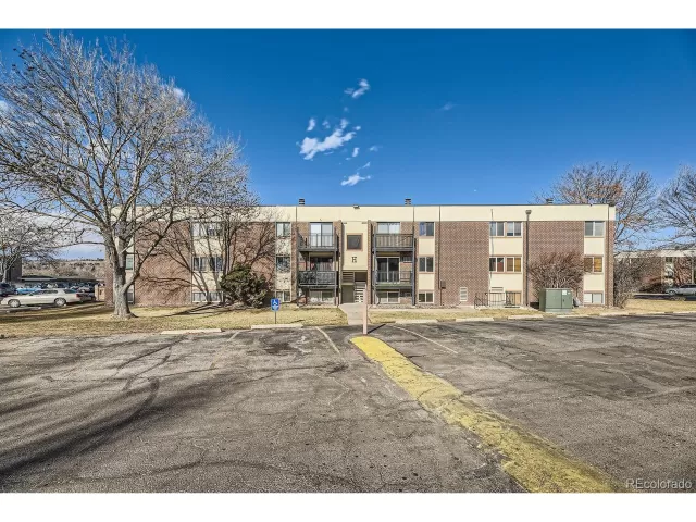 MLS: 2661068 Condo For Sale