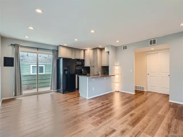 MLS: 2671075 Condo For Sale