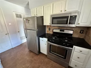 Photo #6: 2674953 Listing