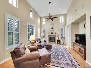 Photo #3: 2678249 Listing