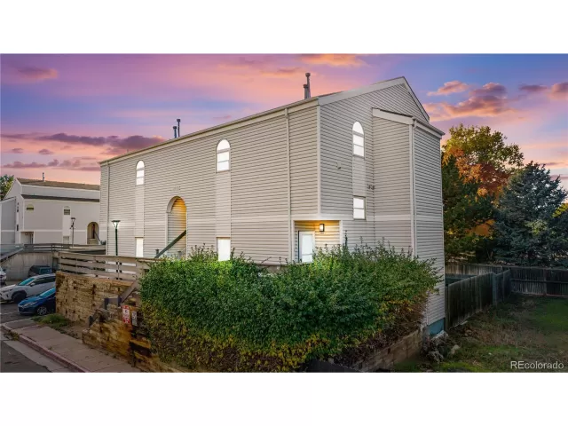 MLS: 2679879 Condo For Sale