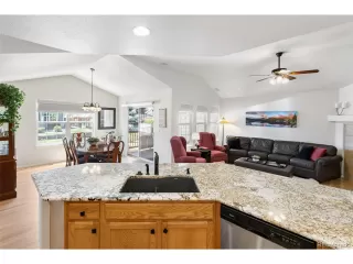 Photo #5: 2679887 Listing