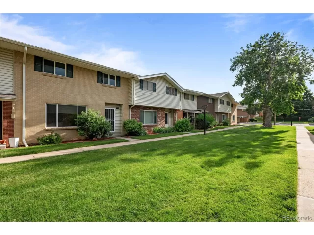 MLS: 2687959 Condo For Sale