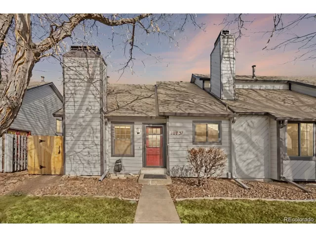 MLS: 2693241 Condo For Sale